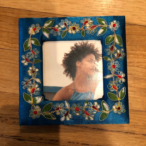 3x3 Square Fabric Floral Photo Frame - Picture 1 of 2